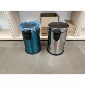   Enyhén sérült rozsdamentes acél pedálos szemetes, kivehető műanyag vödörrel, 5L, fényes